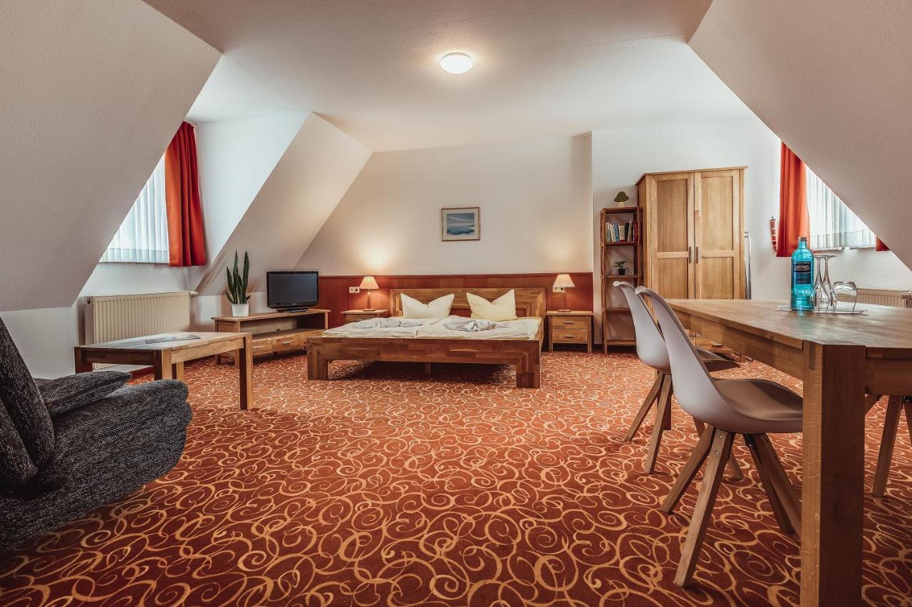 Landhotel Lewitz Muehle Banzkow Exterior photo